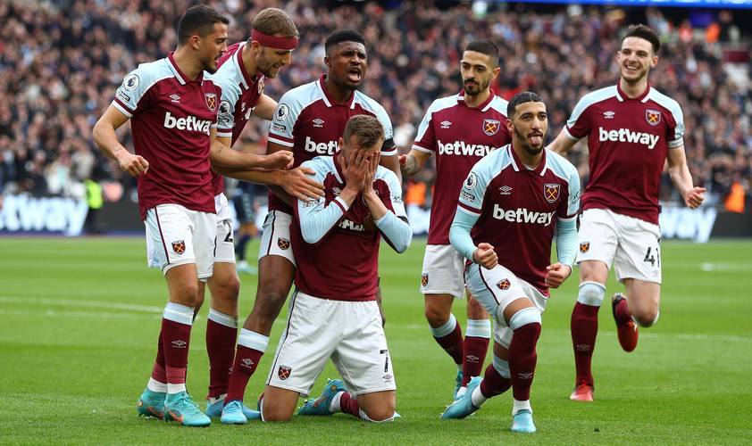 三人成行，无界竞技！“翎跃山海”羽毛球巡回赛广州站举行